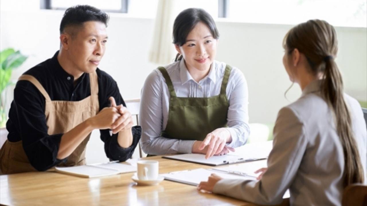 フランチャイズオーナーとは?店長との違い・年収相場・おすすめの募集先を解説