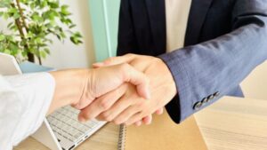 フランチャイズを低資金で開業する方法は？0円～500万円で始められる業種と選び方を解説